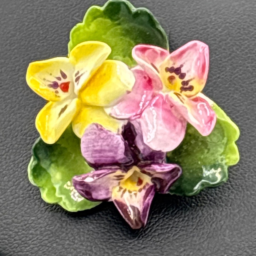 Cara China Brooch Women OS Multicolor Staffordshire Porcelain Floral Pansy Pin - Picture 5 of 9